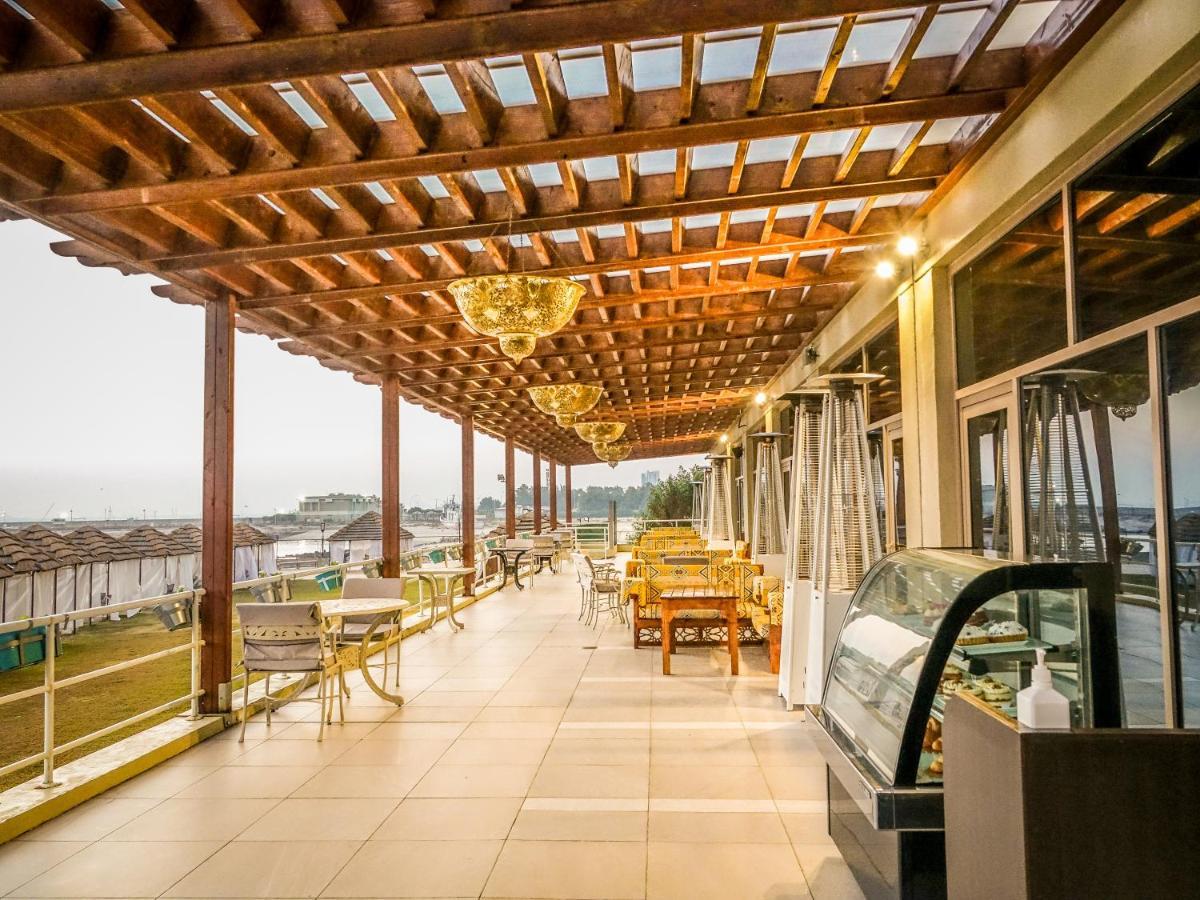 Al Kout Beach Hotel Кувейт Экстерьер фото